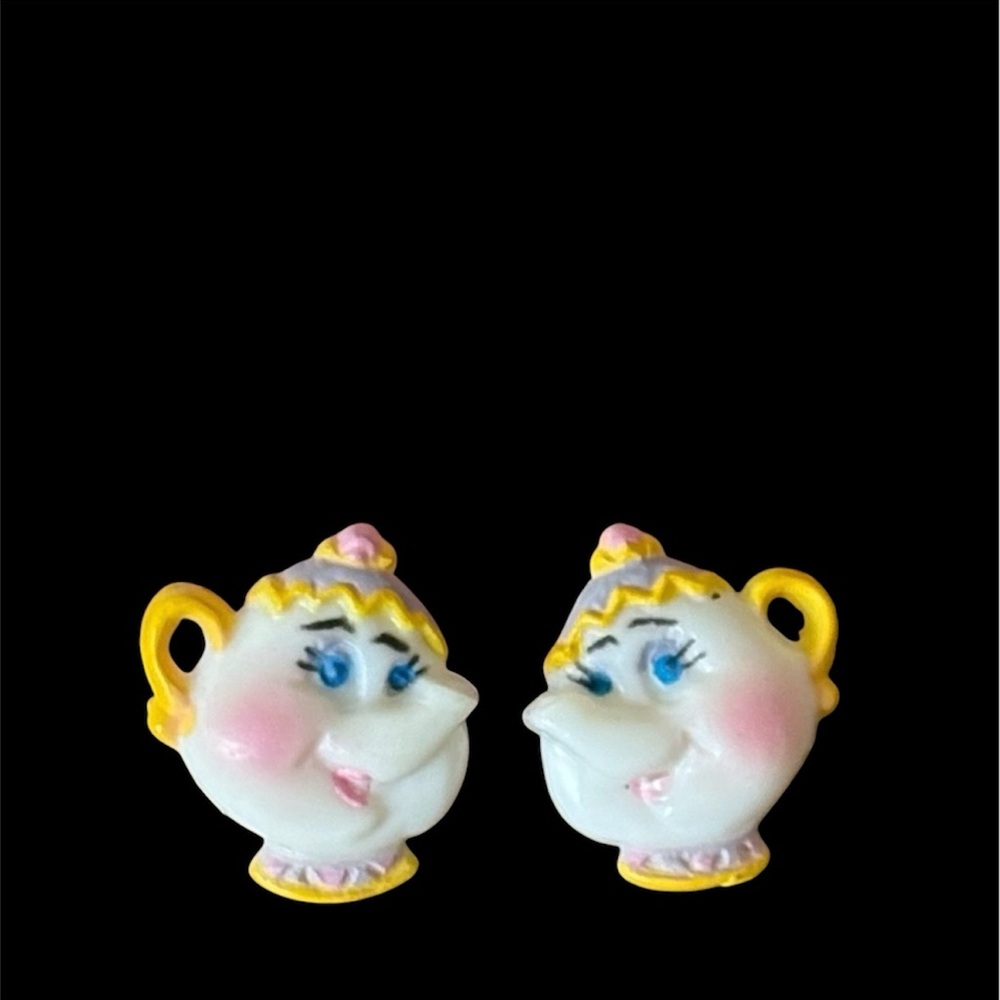 Vintage 90s Avon Disney Mrs Potts Stud Earrings Beauty & the Beast Tiny 1/2” 363